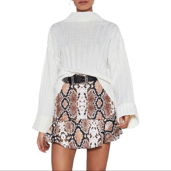 NASTY GAL•FLIP IT SNAKE 🐍 SKIRT - Picture 3 of 12